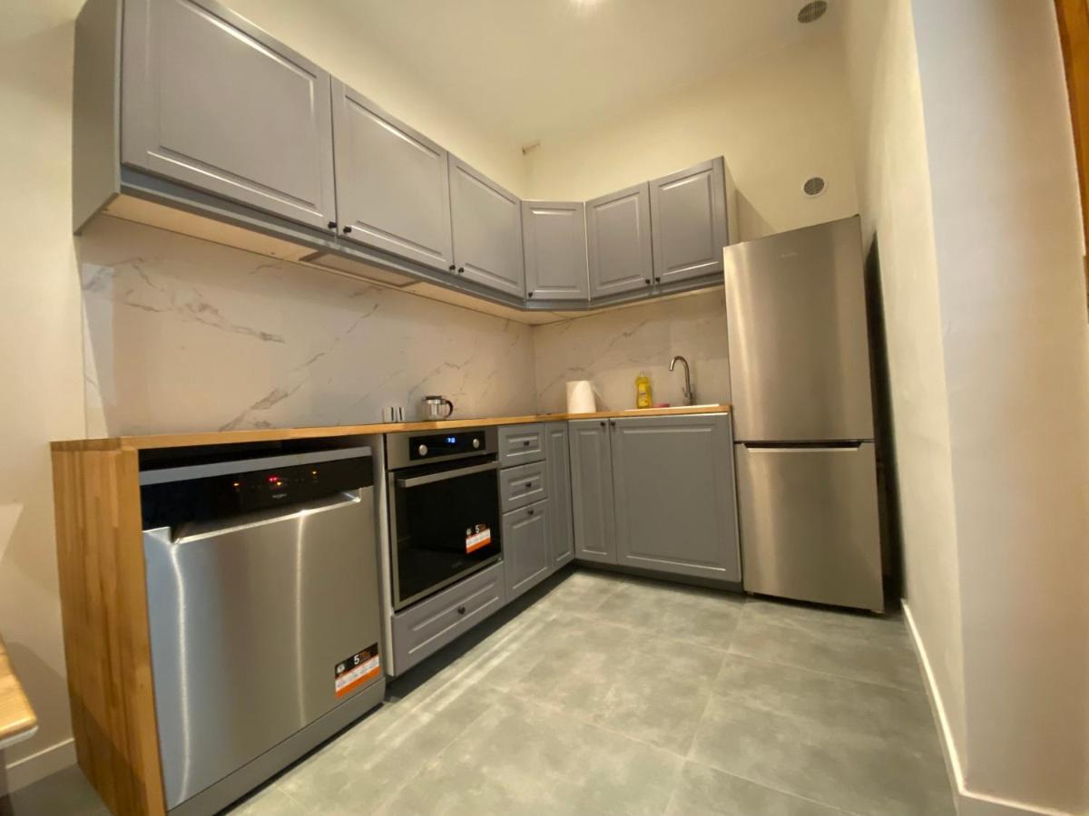 Appartamento Cozy Flat In Rynek Breslavia Esterno foto