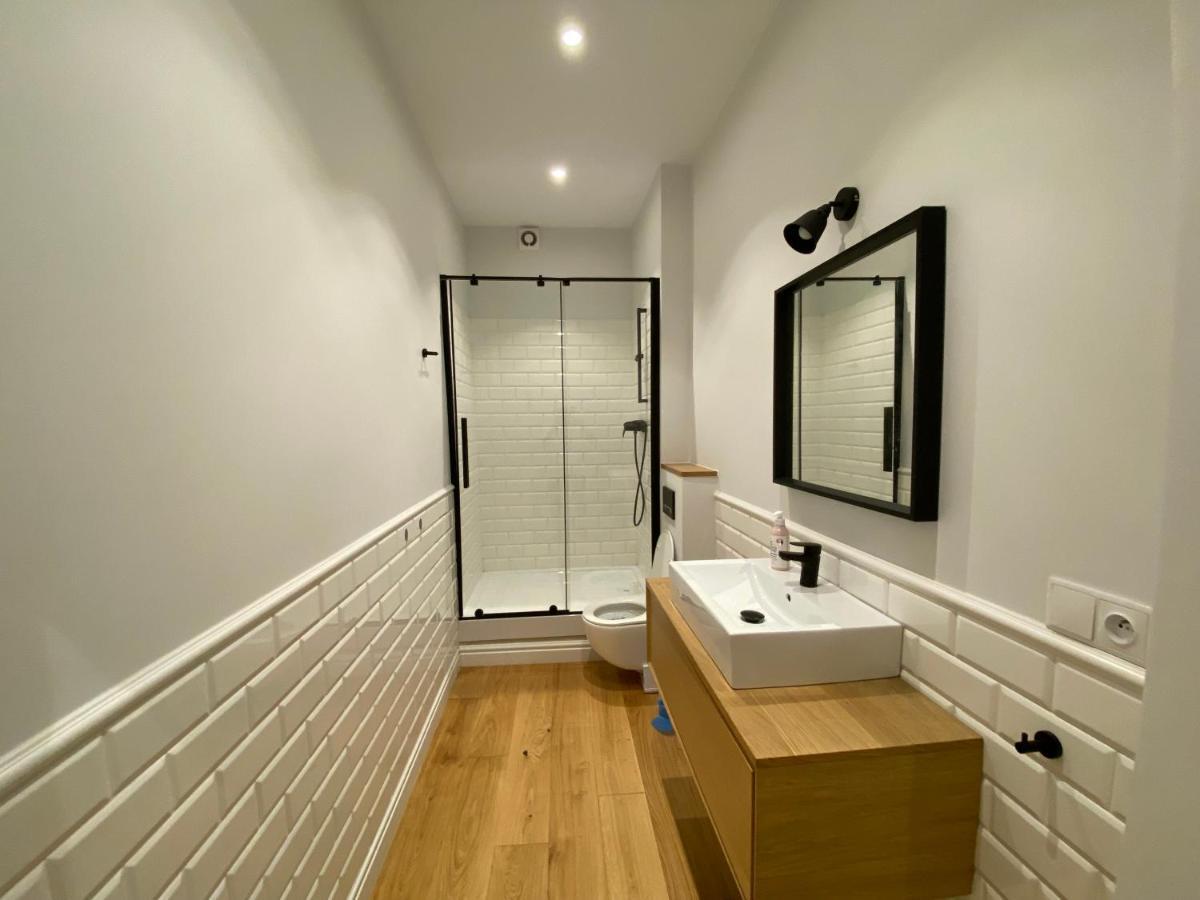 Appartamento Cozy Flat In Rynek Breslavia Esterno foto
