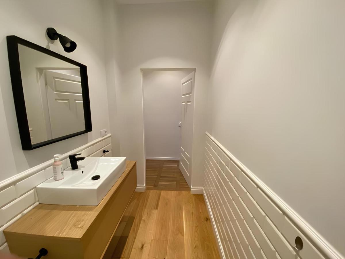 Appartamento Cozy Flat In Rynek Breslavia Esterno foto