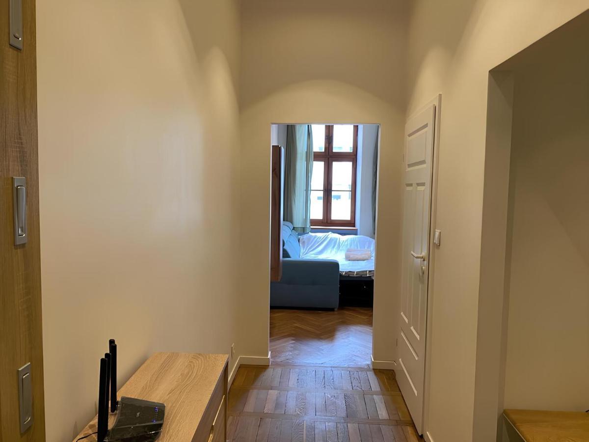 Appartamento Cozy Flat In Rynek Breslavia Esterno foto